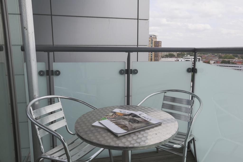 Olympic One Eighty Apartment Илфорд Стая снимка