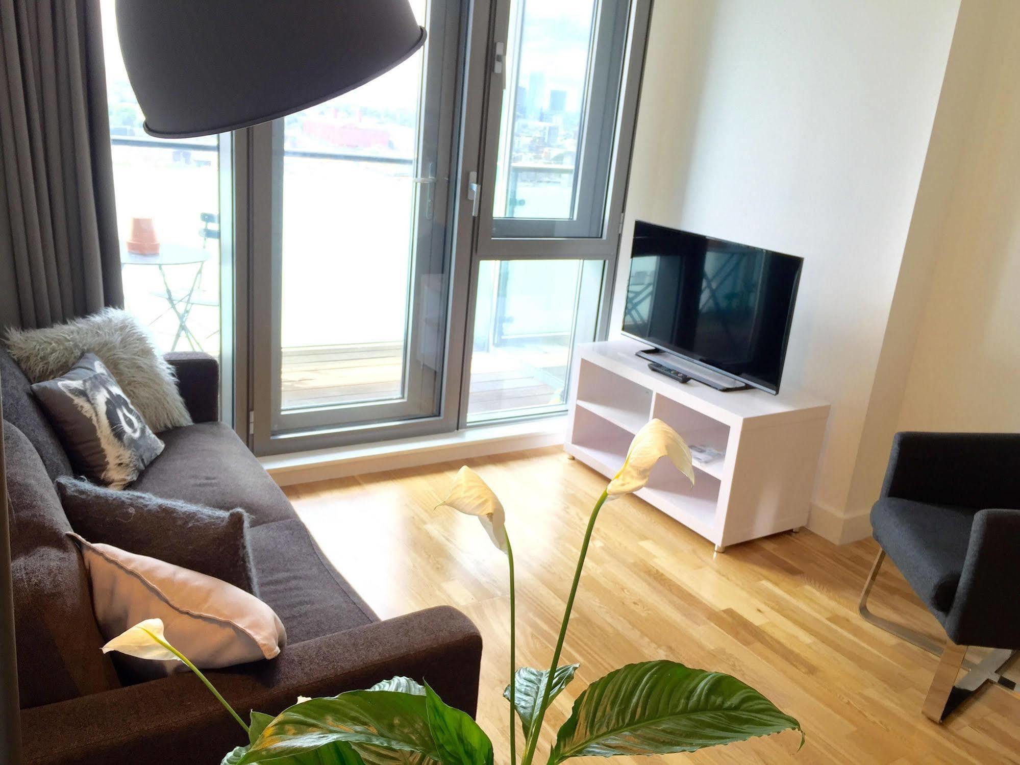 Olympic One Eighty Apartment Илфорд Екстериор снимка