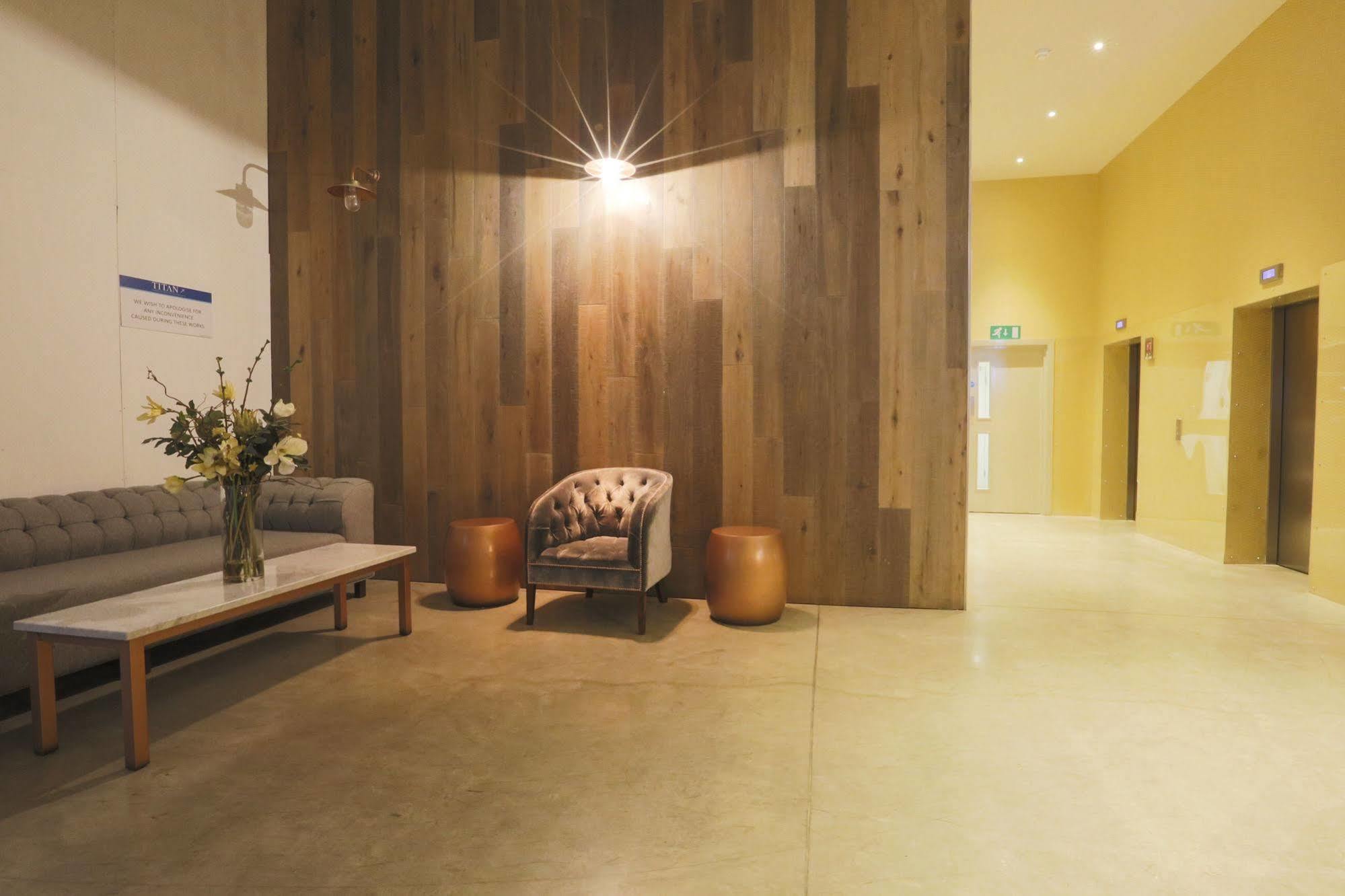 Olympic One Eighty Apartment Илфорд Екстериор снимка