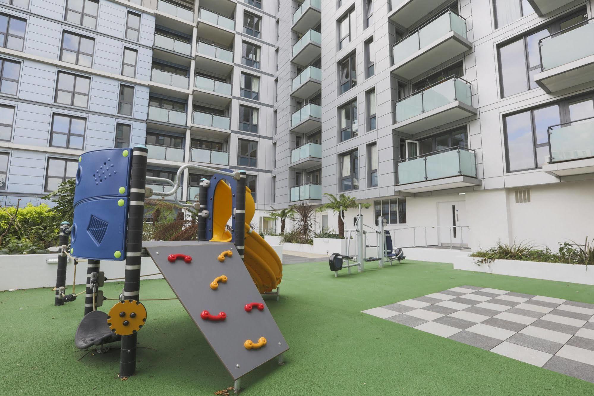 Olympic One Eighty Apartment Илфорд Екстериор снимка